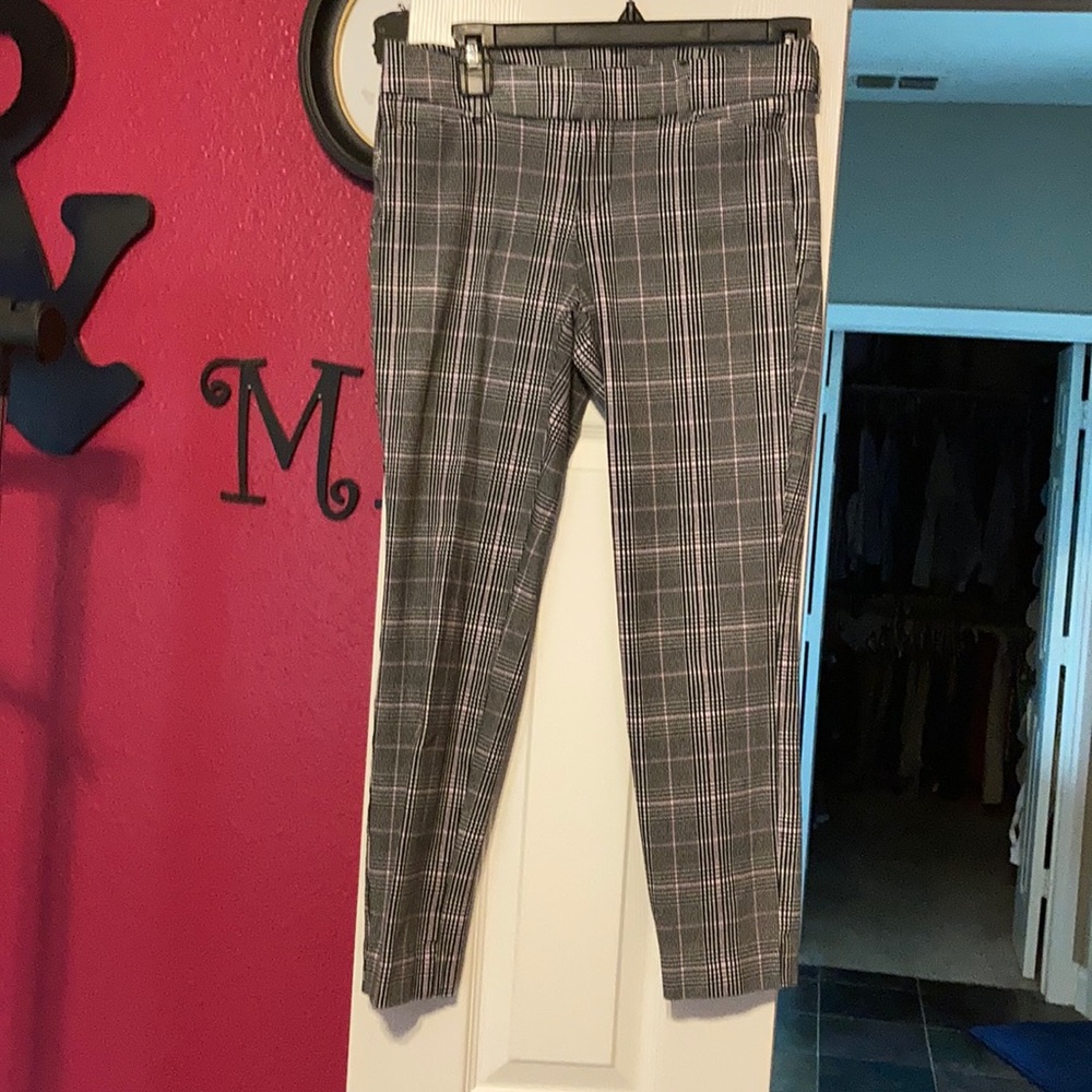 Black paid capris